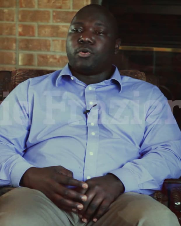 Tommie Frazier: Team and Fan Relationship